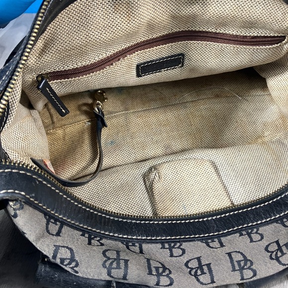 Dooney & Bourke black and grey duffle bag with 2 pockets Zippered Compartment - Picture 9 of 10